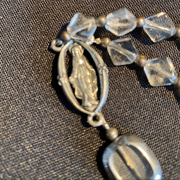 Custom Rosarie with the Virgin Mary and Crucifix - Picture 4 of 7